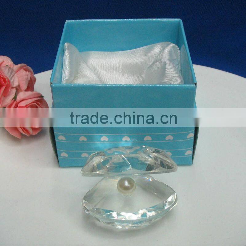 Wedding gifts for gusts of Choice Crystal Clamshell Favors