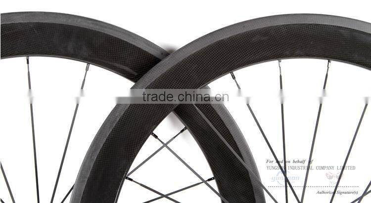 700C Carbon Fiber Wheelset bicycle wheelset is suitable for complete carbon road bike