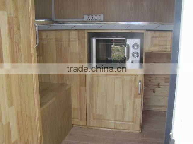 3-horse gooseneck trailer