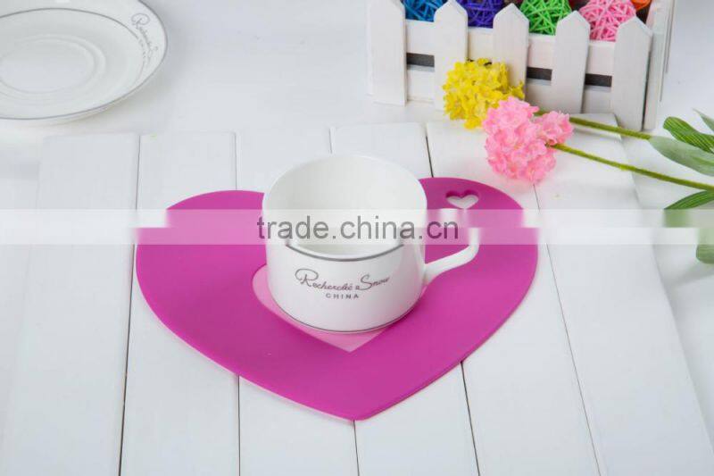 Good quality heart shape silicone kitchen mat/pad