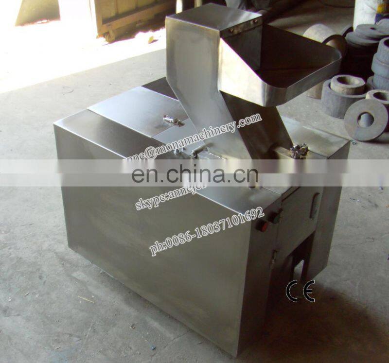 Factory hot selling bone crusher machine / cow/chicken/fish crushing machine on sale