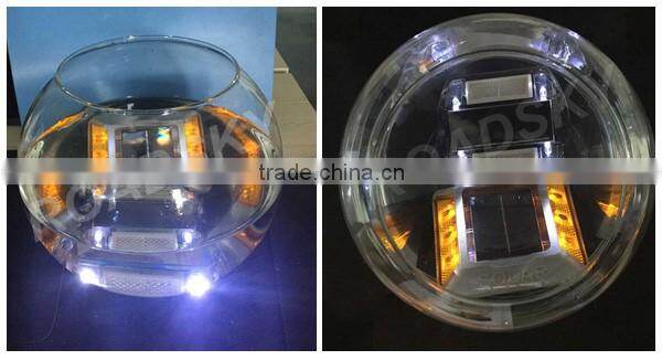 Square Red 6 LED 30 ton Outdoor LED Lighting Road Stud