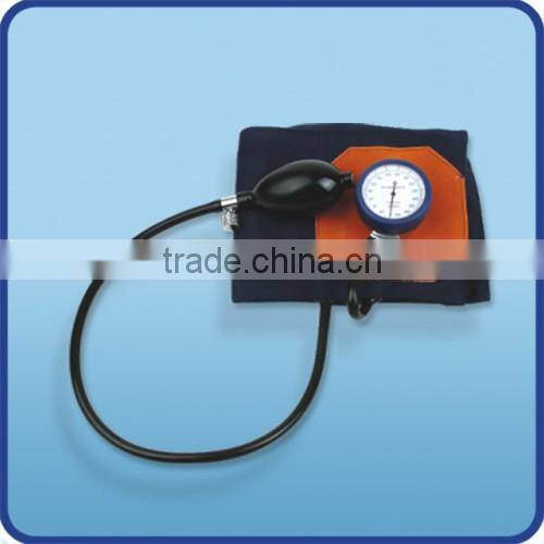 Infusion bag with aneroid Sphygmomanometer