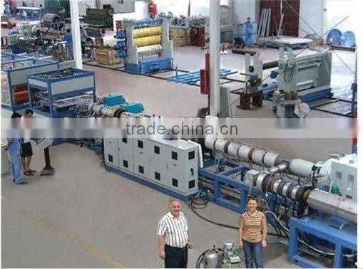 Single-screw plastic pipe extruder