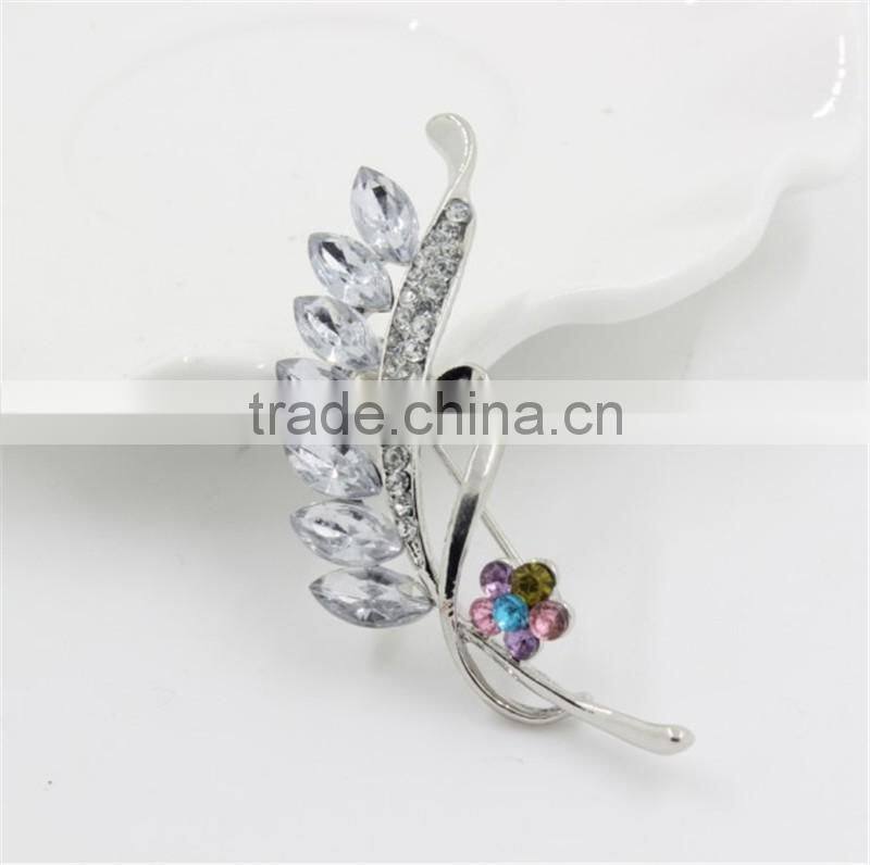 latest brooch flower design rhinestone brooch pin gold/silver fancy brooch
