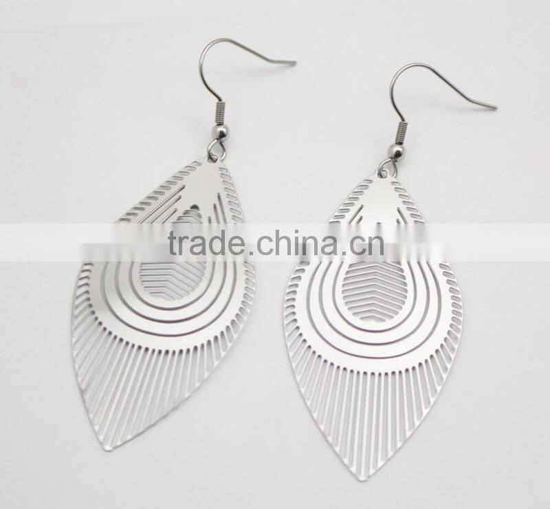 2016 New Arrival Charm Stainless Steel Leaf Earrings