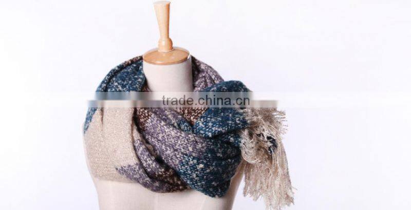 2015 new hot selling peacock feather pattern printed square paris yarn scarf