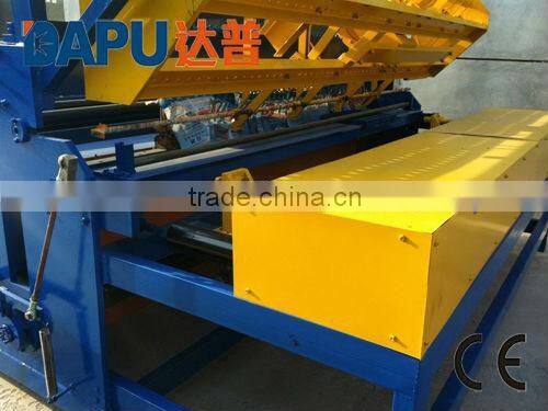 Automatic welded wire mesh machine for fencing