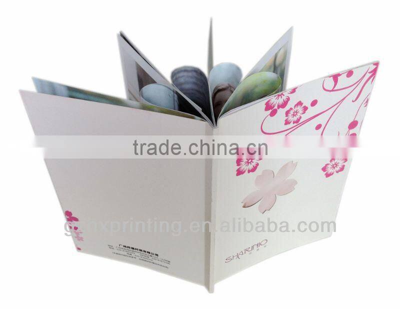 Full Color Printing Paper Brochure for Clothes Promotion Made In China