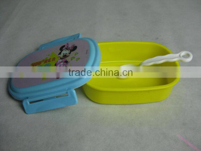 Kids Plastic lunch boxes oval-shaped lunch box with pp spoon