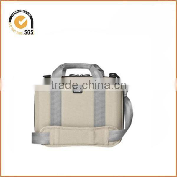 COCOON INNOVATIONS Murray Hill CLB403 Carrying Case for 16" Notebook - Black / CLB403BY By Chiqun Donggaun CQ-H01020