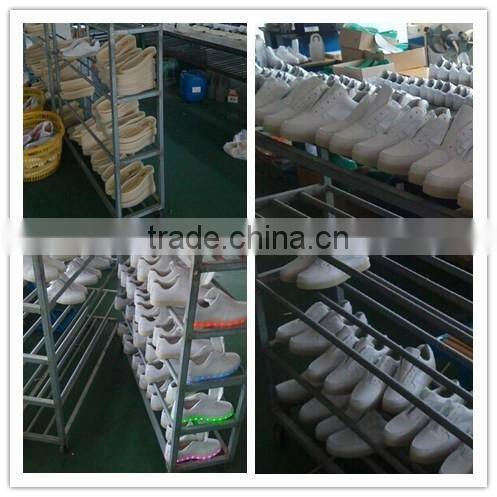 Wholesale 8 colors changeable flashing led light running shoes