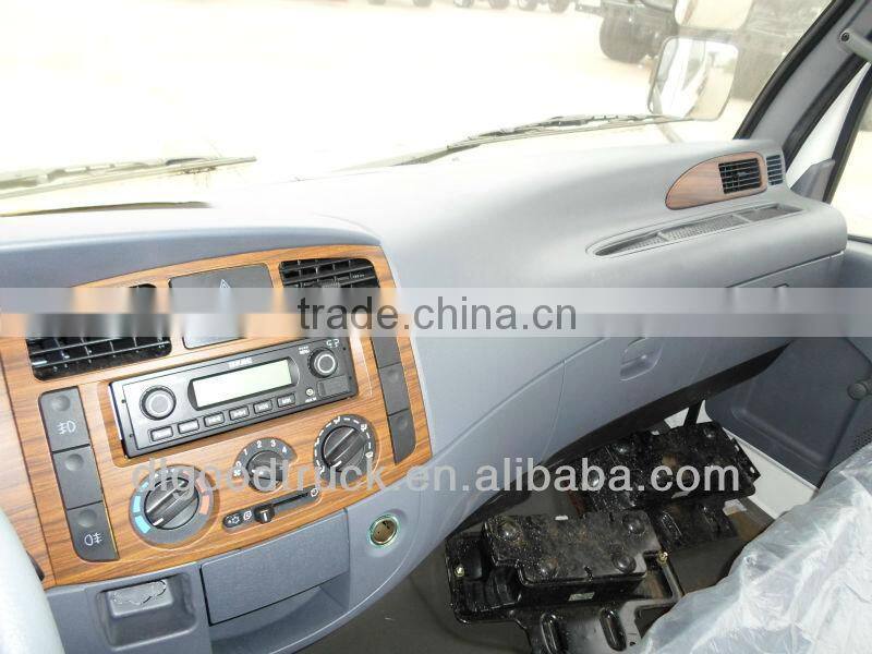 Dongfeng Duolika platform road wrecker truck for rescuing broken cars for sale