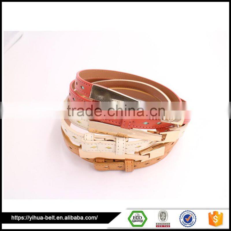 Fashionable metal buckle punching belt with holes