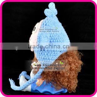 baby knitting winter hat in pig pattern