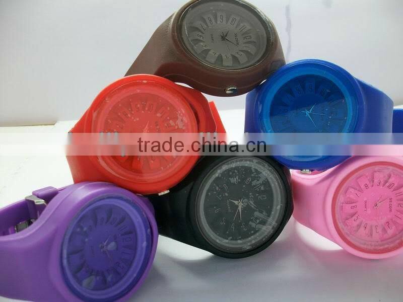 chrysanthemum dial Fashion sport silicone rubber quartz sport wristband watch