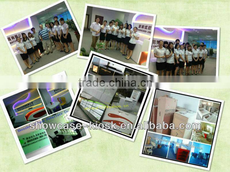 Customized glass jewelry display counter of jewelry retail store