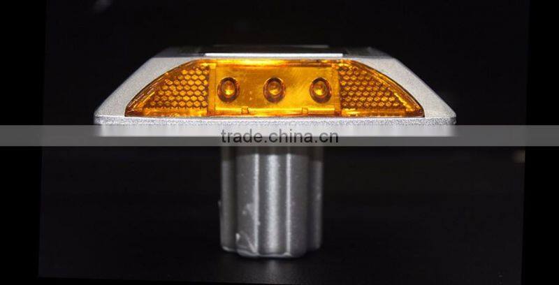 Landscape Garden Solar Powered Yellow Light Raised Pavement Maker Road Stud