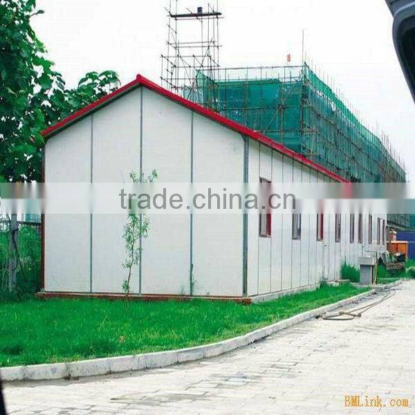 Prefabricated steel frame sandwich panel house