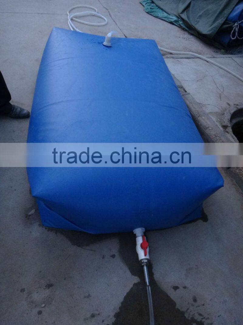 Flexible water storage bladder tank of 40 000 liters PVC tarpaulin portable