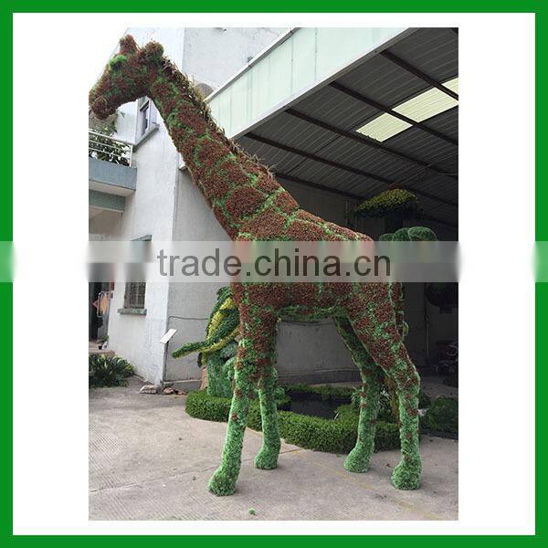 Artificial outdoor decorative plant sculpture