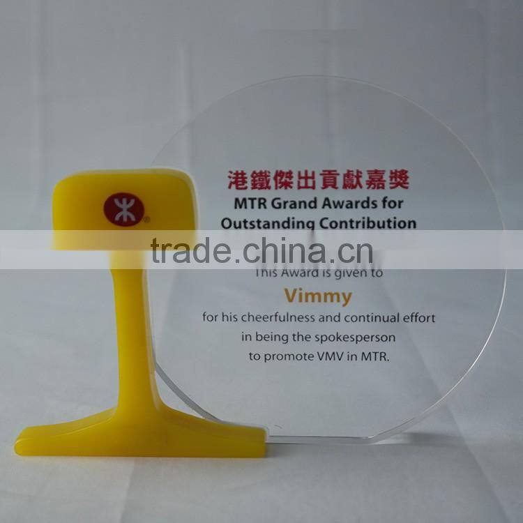 OEM Design Lucite acrylic pyramid display stand