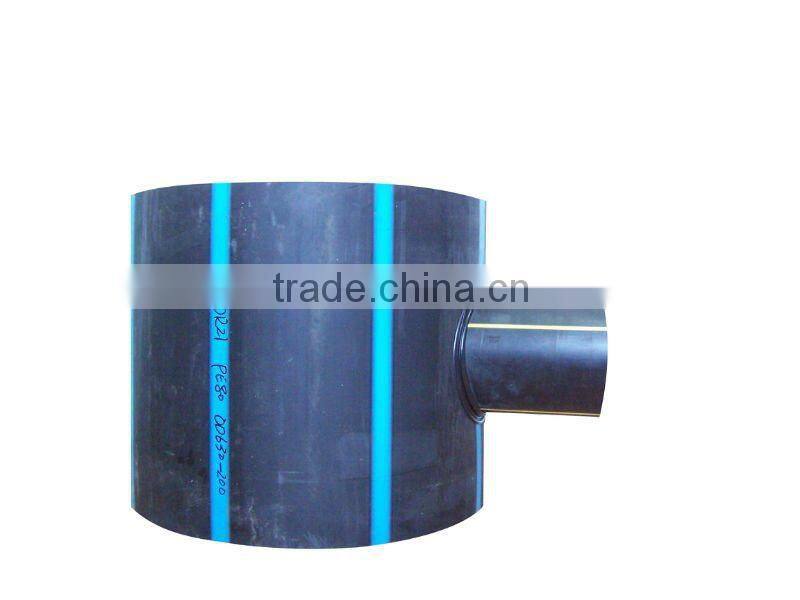 Arc-shape surface pipe cutter suit for cutting plastic pipes