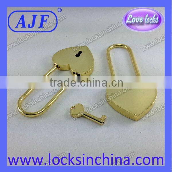 Gold big heart padlock for lover
