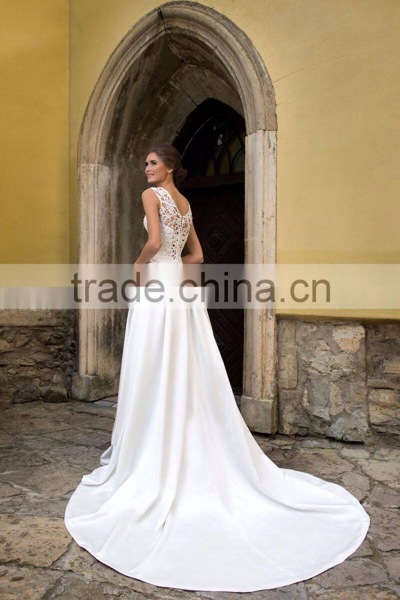 Newly Designed 2016 Wedding Collection Luxurious Gown of Crochet Lace