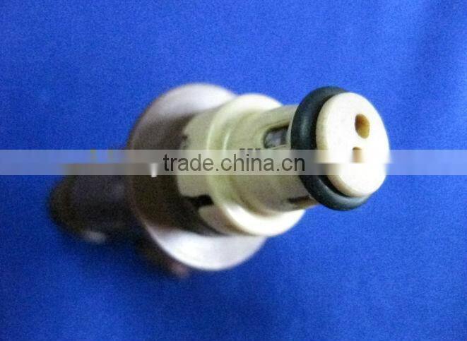 Fuel Injector OEM 23209 - 62040 23250 - 62040 for Toyota Land Cruiser