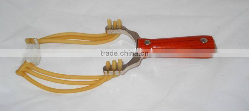 Hot Selling outdoor Handle Hunting slingshot Toy rubber sling shot Catapult +4pcs Pinball