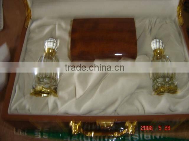 green color crystal decorative perfume bottle with golden flower