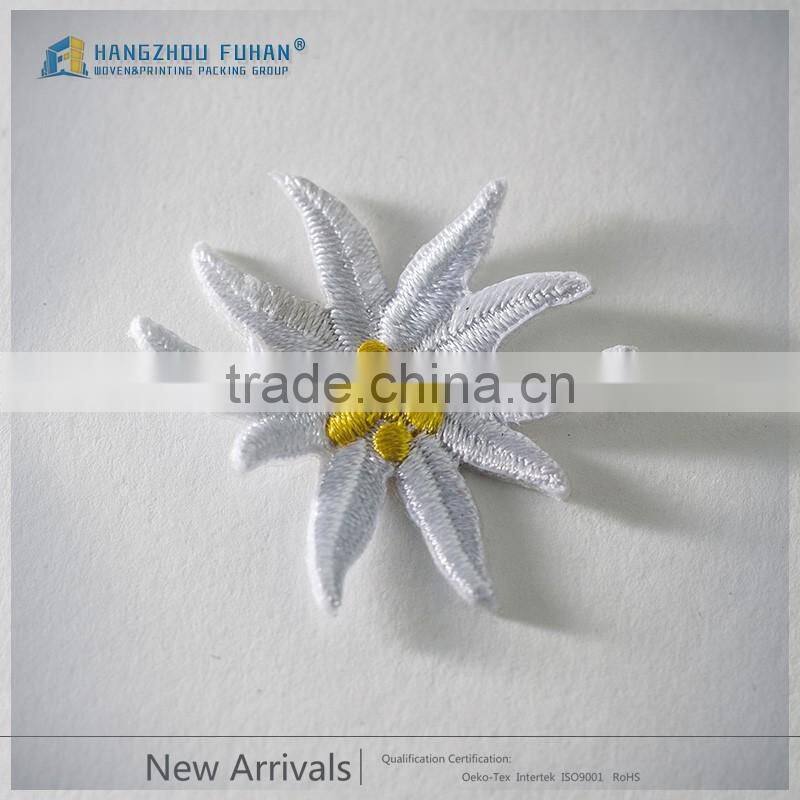 Fasionabel Small Flower Embroidery Design Labels