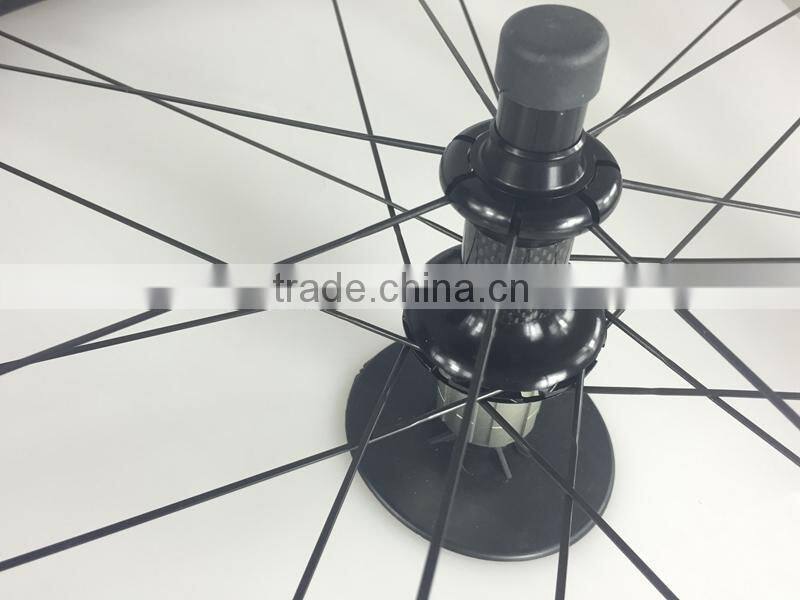 OEM Ultra light chinese carbon clincher wheelset 50mm 700c road bike clincher wheels with powerway R36 hub in T800 carbon fiber
