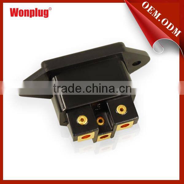 Male to female iec c14 plug