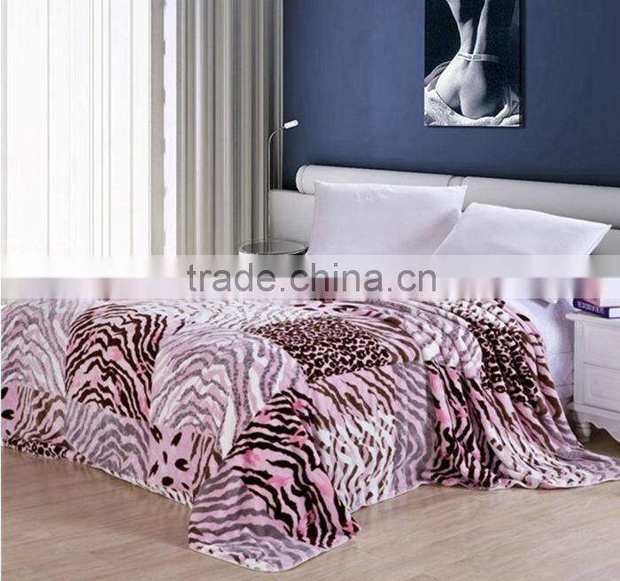 2015 new design heated square printed flannel blanket