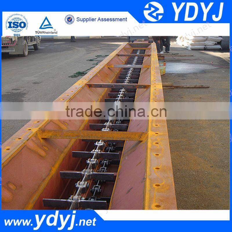Slat conveyor chain with high precision