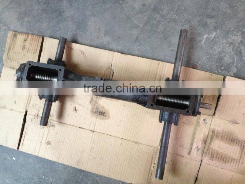 Integral worm gear worm transmission box