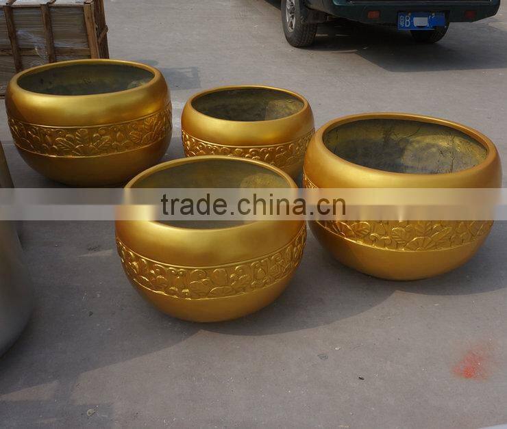 Big round modern flowerpot