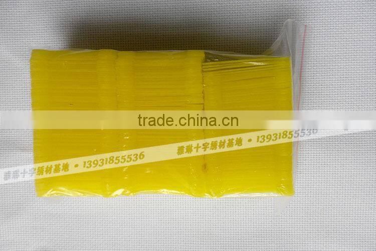 Wholesale Bobbin Winding Board craft colorful plastic sewing tools for cross stitch Winding bobbin Card