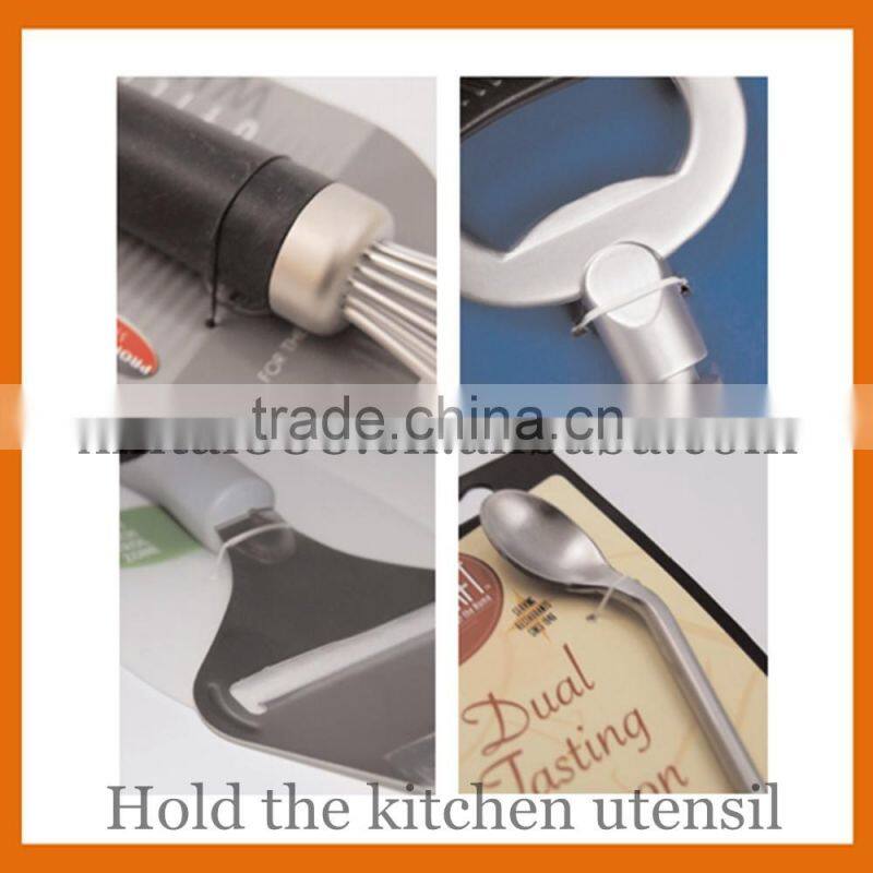 Elastic staple fastener