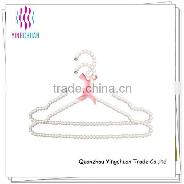 Garment usage plastic material display skirt hanger