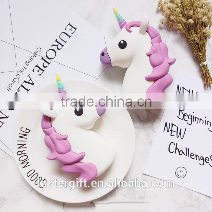 2016 Trending Products Christmas Gift 2600mAh 2200mAh 2000mAh Portable Mobile Charger Silicon Carton Spirit Unicorn Power Bank