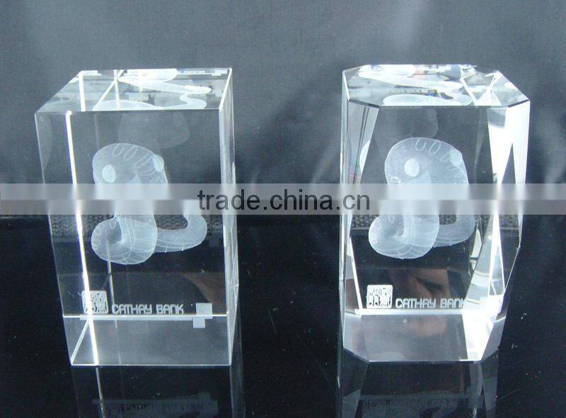 Customized 3D Laser Crystal Cube Paperweight With Snake