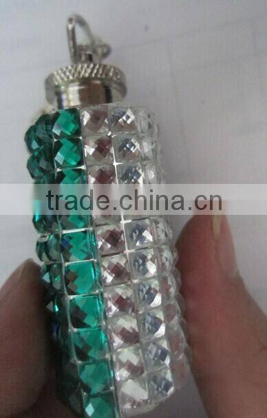 1OZ Mini stainless steel hip flask with acrylic diamond.