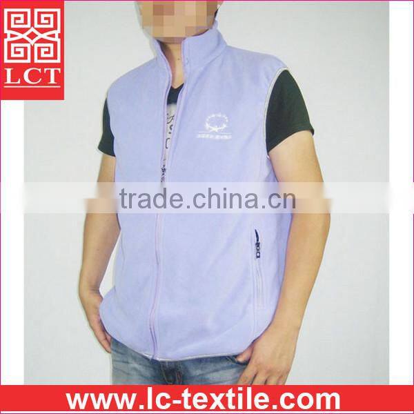 China OEM clothing manufacturer custom embroidery good hand feeling black sleeveless cheap fleece vest for promotion(LCTU0055)