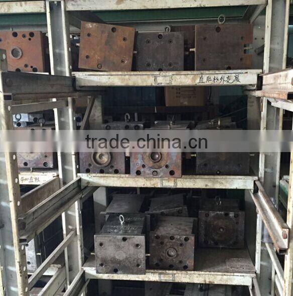 BPA Free 700ML plastic protein shaker bottle with metal ball,mixing shaker bottle