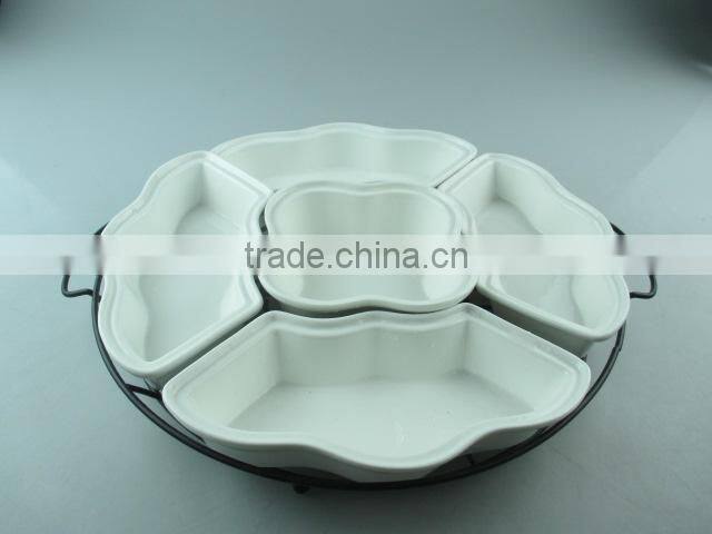 Stocklot white ceramic divided plate with iron stand in cheap price