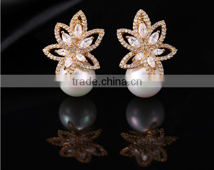Wholesale Stock Small Order Fashion Women Flower in Water Pearl Zircon Earrings