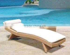 Beach wicker sun lounger garden furniture poolside lounge chair